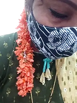 Snapshot of gaurika18 chatting on March 2, 6:14 am gaurika18 online show from March 2, 6:14 am