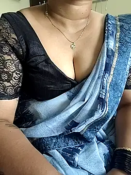 Snapshot of gaurika18 chatting on March 16, 5:44 am gaurika18 online show from March 16, 5:44 am