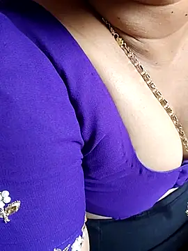 Snapshot of gaurika18 chatting on March 17, 6:06 am gaurika18 online show from March 17, 6:06 am