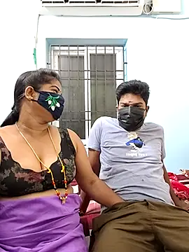 Snapshot of gaurika18 chatting on July 15, 4:45 pm gaurika18 online show from July 15, 4:45 pm