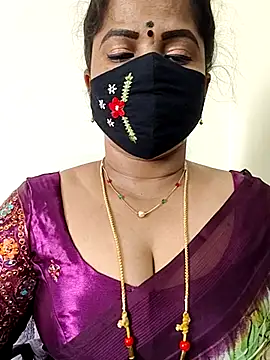 Snapshot of gaurika18 chatting on July 20, 5:11 am gaurika18 online show from July 20, 5:11 am