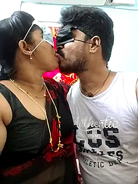Snapshot of gaurika18 chatting on July 21, 4:48 am gaurika18 online show from July 21, 4:48 am