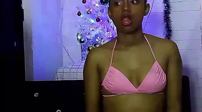 Snapshot of Electraykasey_fox chatting on December 19, 7:07 am Electraykasey fox online show from December 19, 7:07 am