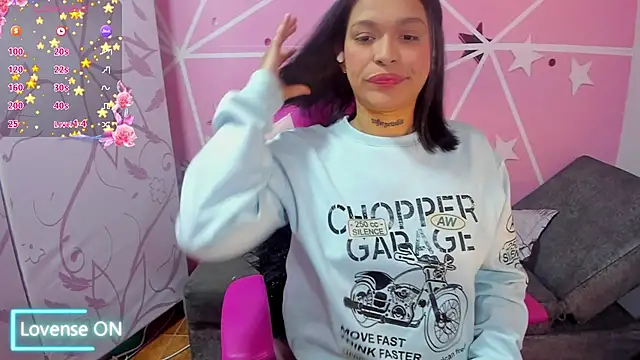 samantha simur online show from December 13, 8:09 am