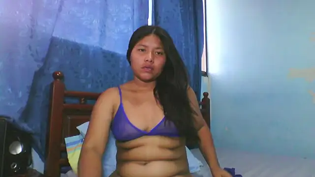 Snapshot of JenniferChian chatting on May 7, 9:53 pm JenniferChian online show from May 7, 9:53 pm