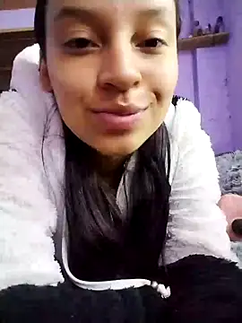 Snapshot of emma_ambar chatting on January 4, 12:27 am emma ambar online show from January 4, 12:27 am