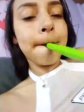 Snapshot of emma_ambar chatting on February 20, 4:28 am emma ambar online show from February 20, 4:28 am