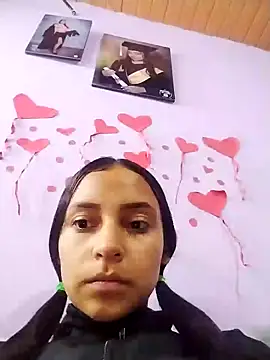 Snapshot of emma_ambar chatting on March 11, 2:10 am emma ambar online show from March 11, 2:10 am