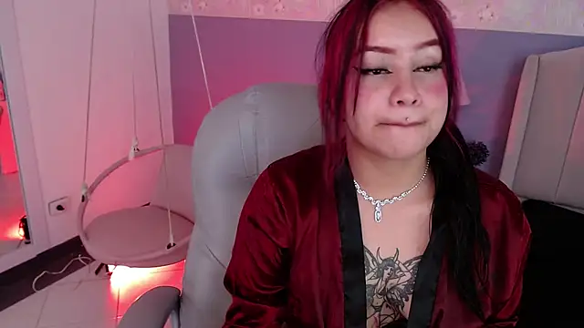 Snapshot of Angie99_gh chatting on January 11, 10:08 am Angie99 gh online show from January 11, 10:08 am