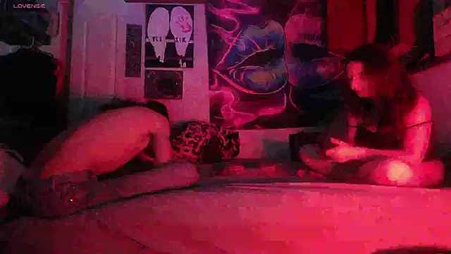 NovaLove2002 online show from November 13, 5:39 am