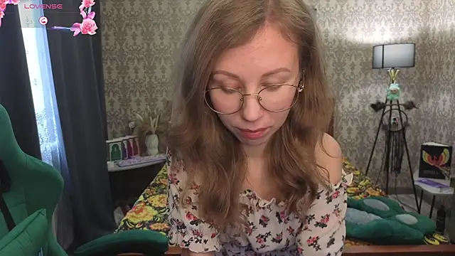 Lill Mary online show from March 12, 3:23 am