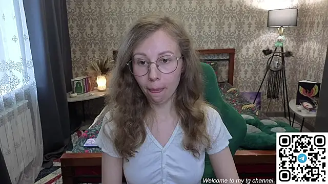 Snapshot of Lill_Mary chatting on May 21, 2:07 am Lill Mary online show from May 21, 2:07 am