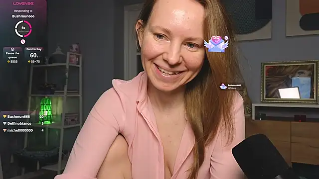 Snapshot of JanePearl chatting on May 27, 3:25 am JanePearl online show from May 27, 3:25 am