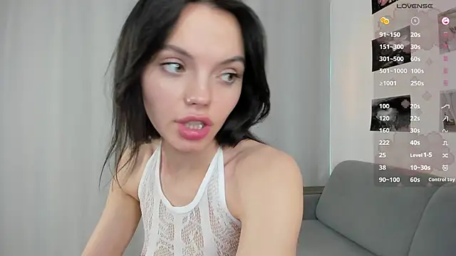 SofiaSimons online show from February 27, 8:50 am