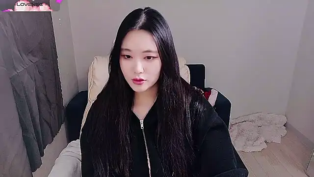 Snapshot of who_Lilly chatting on December 16, 12:10 pm who Lilly online show from December 16, 12:10 pm