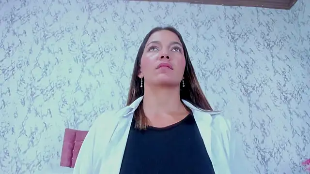 Mia Malkovaa  online show from February 5, 4:44 pm