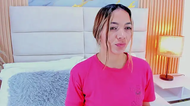 Mia Malkovaa  online show from July 30, 1:43 pm