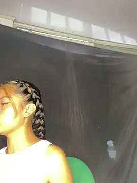 baby lizy online show from February 25, 9:35 pm