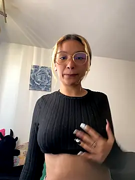 baby lizy online show from September 25, 9:18 pm