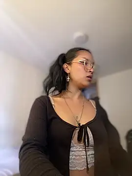 baby lizy online show from March 11, 8:48 pm