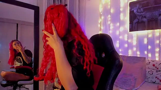 Snapshot of Sophiee_Hill chatting on January 31, 8:54 am Sophiee Hill online show from January 31, 8:54 am