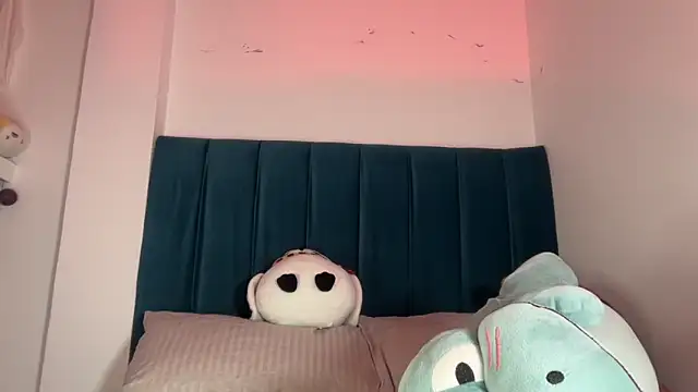 alice guerin  online show from March 15, 4:40 am