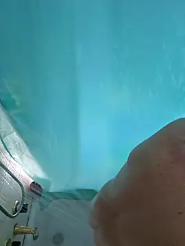 Snapshot of froggymclovin222 chatting on March 22, 6:22 pm froggymclovin222 online show from March 22, 6:22 pm