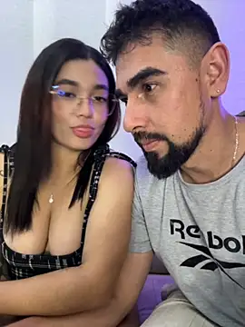 Snapshot of camianddanna chatting on October 31, 12:55 am camianddanna online show from October 31, 12:55 am