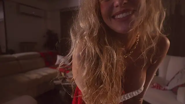 Snapshot of HeyBananas chatting on December 27, 9:54 pm HeyBananas online show from December 27, 9:54 pm