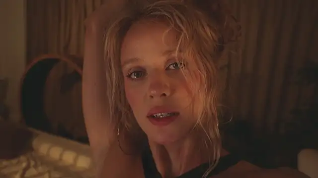 Snapshot of HeyBananas chatting on January 18, 8:30 pm HeyBananas online show from January 18, 8:30 pm