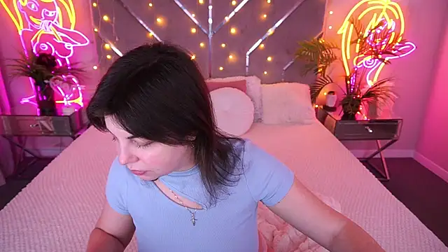 MirandaWong online show from February 25, 5:28 am