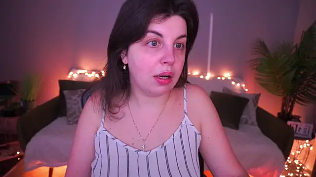 MirandaWong online show from March 15, 5:46 am