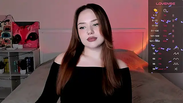 Snapshot of LittleKiitten chatting on October 19, 1:45 pm LittleKiitten online show from October 19, 1:45 pm