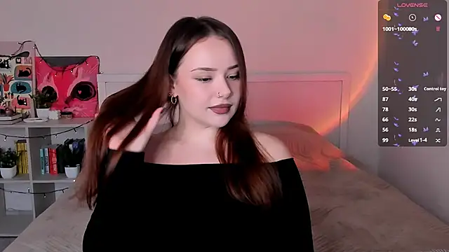 Snapshot of LittleKiitten chatting on October 23, 1:43 pm LittleKiitten online show from October 23, 1:43 pm