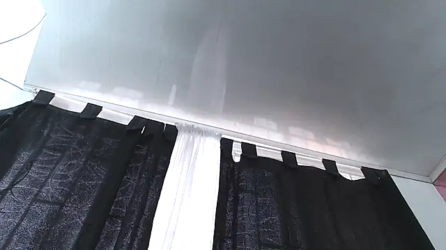 Snapshot of Kitten_Hot_ chatting on November 26, 8:10 pm Kitten Hot online show from November 26, 8:10 pm