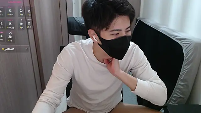 Snapshot of ryota_kkk chatting on December 9, 2:28 pm ryota kkk online show from December 9, 2:28 pm