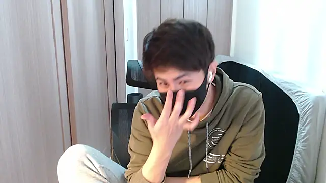 Snapshot of ryota_kkk chatting on January 15, 12:04 pm ryota kkk online show from January 15, 12:04 pm