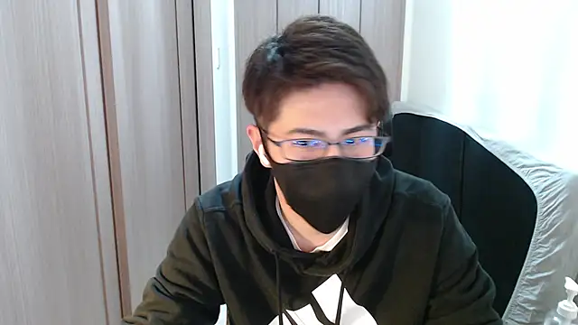 Snapshot of ryota_kkk chatting on January 28, 1:59 pm ryota kkk online show from January 28, 1:59 pm