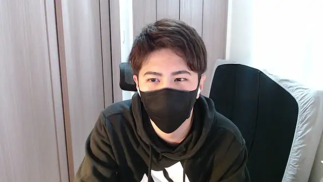 Snapshot of ryota_kkk chatting on February 6, 1:10 pm ryota kkk online show from February 6, 1:10 pm