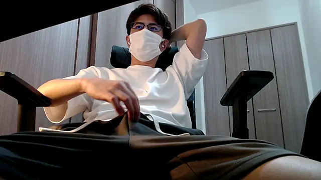 Snapshot of ryota_kkk chatting on September 21, 4:19 pm ryota kkk online show from September 21, 4:19 pm