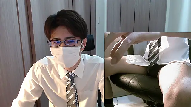 Snapshot of ryota_kkk chatting on September 30, 10:53 am ryota kkk online show from September 30, 10:53 am