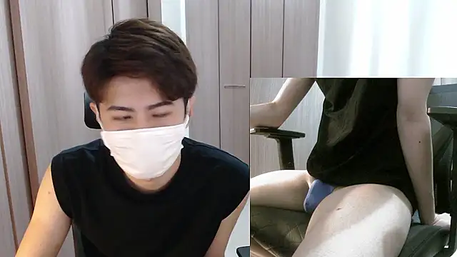 Snapshot of ryota_kkk chatting on October 7, 12:02 pm ryota kkk online show from October 7, 12:02 pm