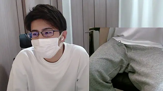 Snapshot of ryota_kkk chatting on November 12, 9:47 pm ryota kkk online show from November 12, 9:47 pm