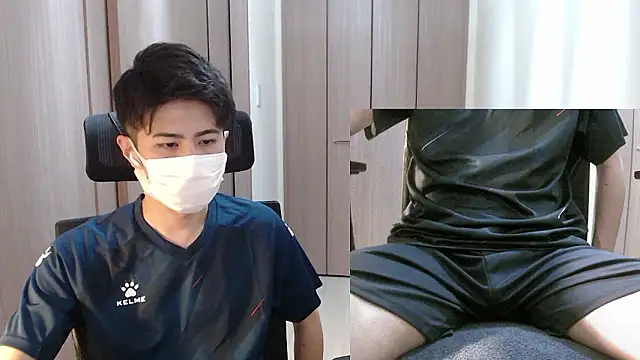 Snapshot of ryota_kkk chatting on June 17, 11:12 am ryota kkk online show from June 17, 11:12 am