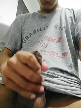 Snapshot of danuel23 chatting on March 5, 6:54 am danuel23 online show from March 5, 6:54 am