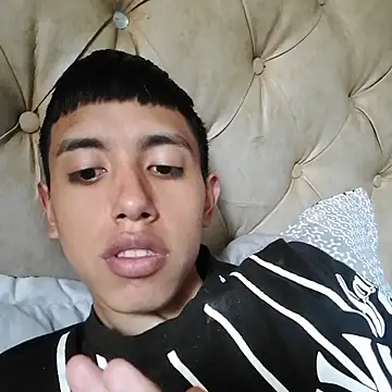 Snapshot of danuel23 chatting on October 22, 6:51 pm danuel23 online show from October 22, 6:51 pm