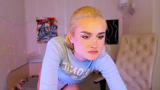 Snapshot of _Ravenaa chatting on November 3, 1:56 pm Ravenaa online show from November 3, 1:56 pm