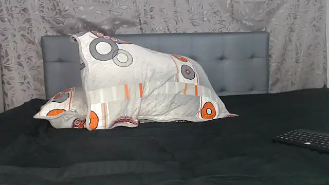 Snapshot of Soe_Lara chatting on May 6, 1:27 pm Soe Lara online show from May 6, 1:27 pm