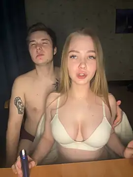 Family-Mm1 online show from December 17, 9:27 pm