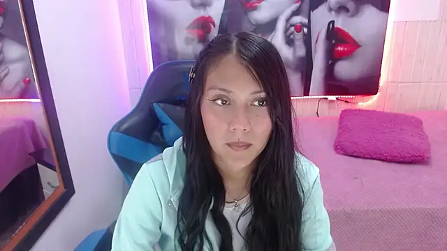Snapshot of Catalehia_Milk chatting on January 21, 7:50 pm Catalehia Milk online show from January 21, 7:50 pm